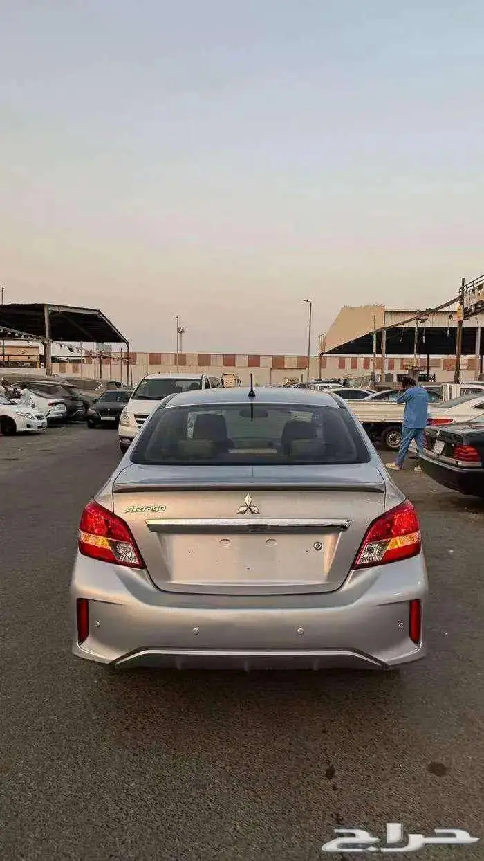 ميتسوبيشي اتراج 2022 خليجي داخلية مخمل