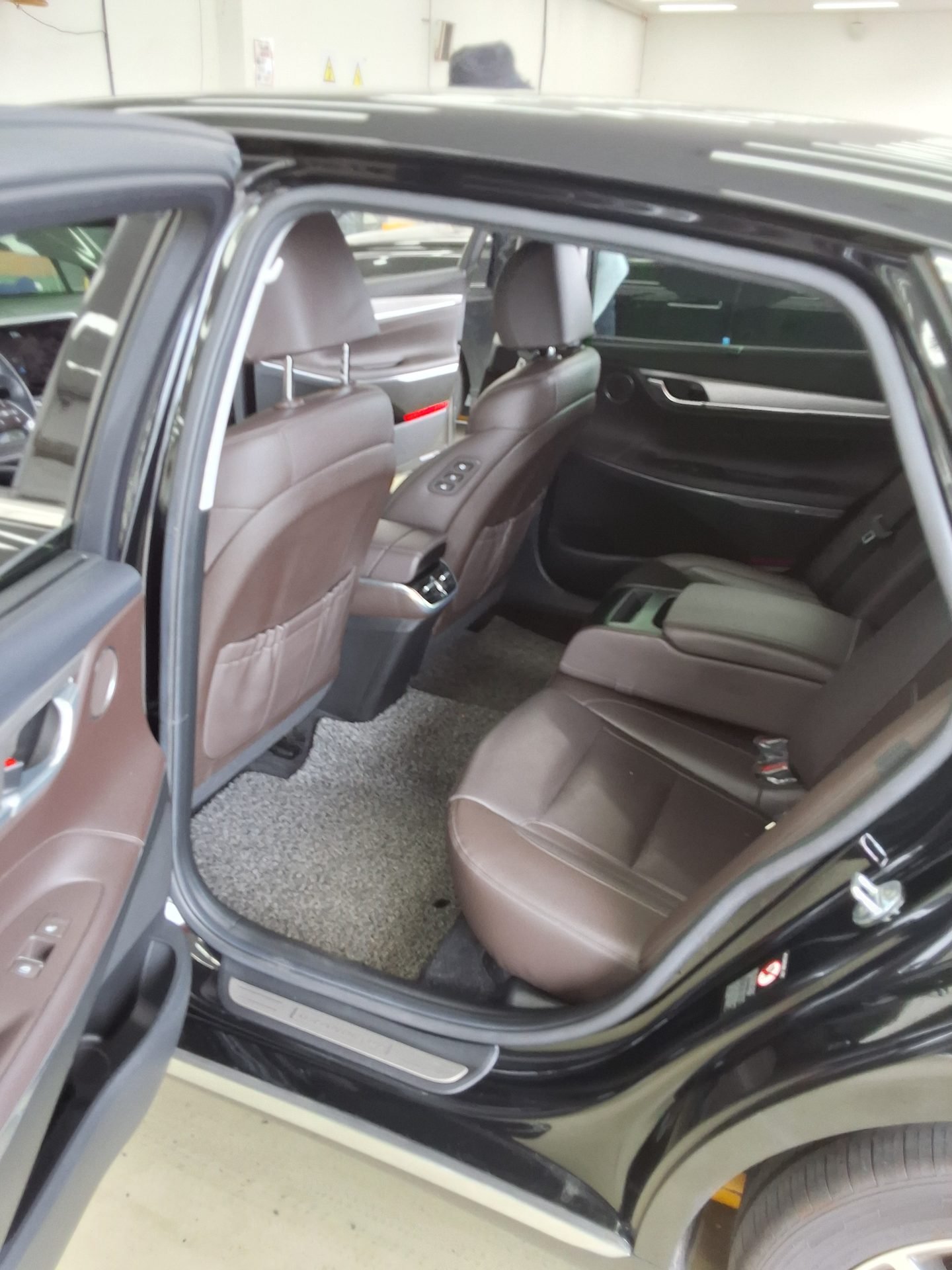 هيواندي ازيرا 3.3 بنزين موديل 2021 بسعر 61000 شامل كل شي