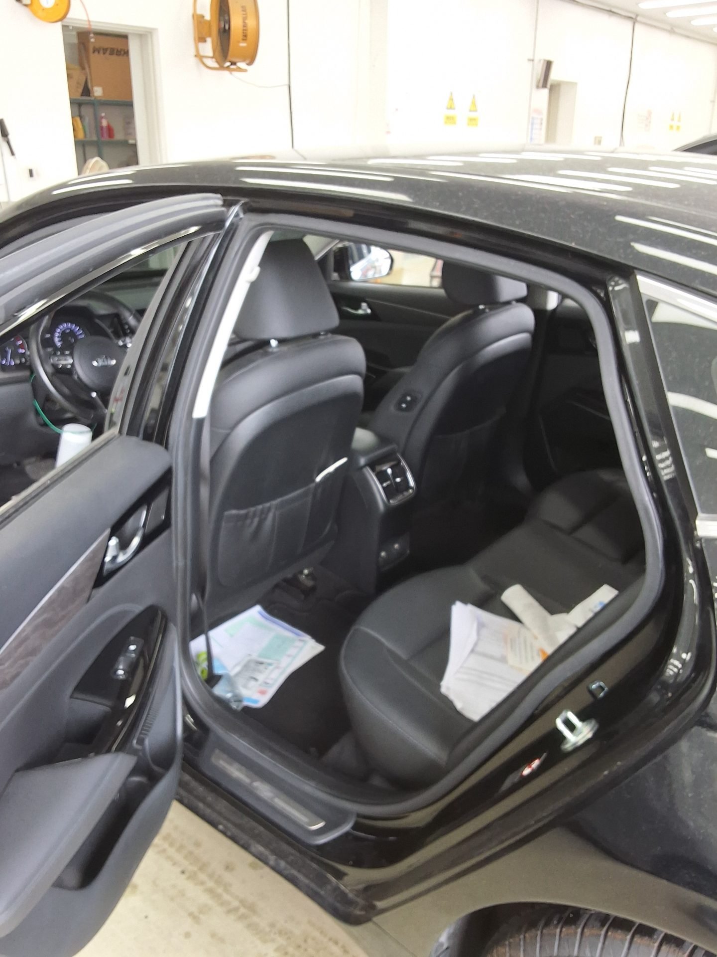 كيا كادينزا K7 بنزين 2.5 بسعر 62000 شامل كل شي