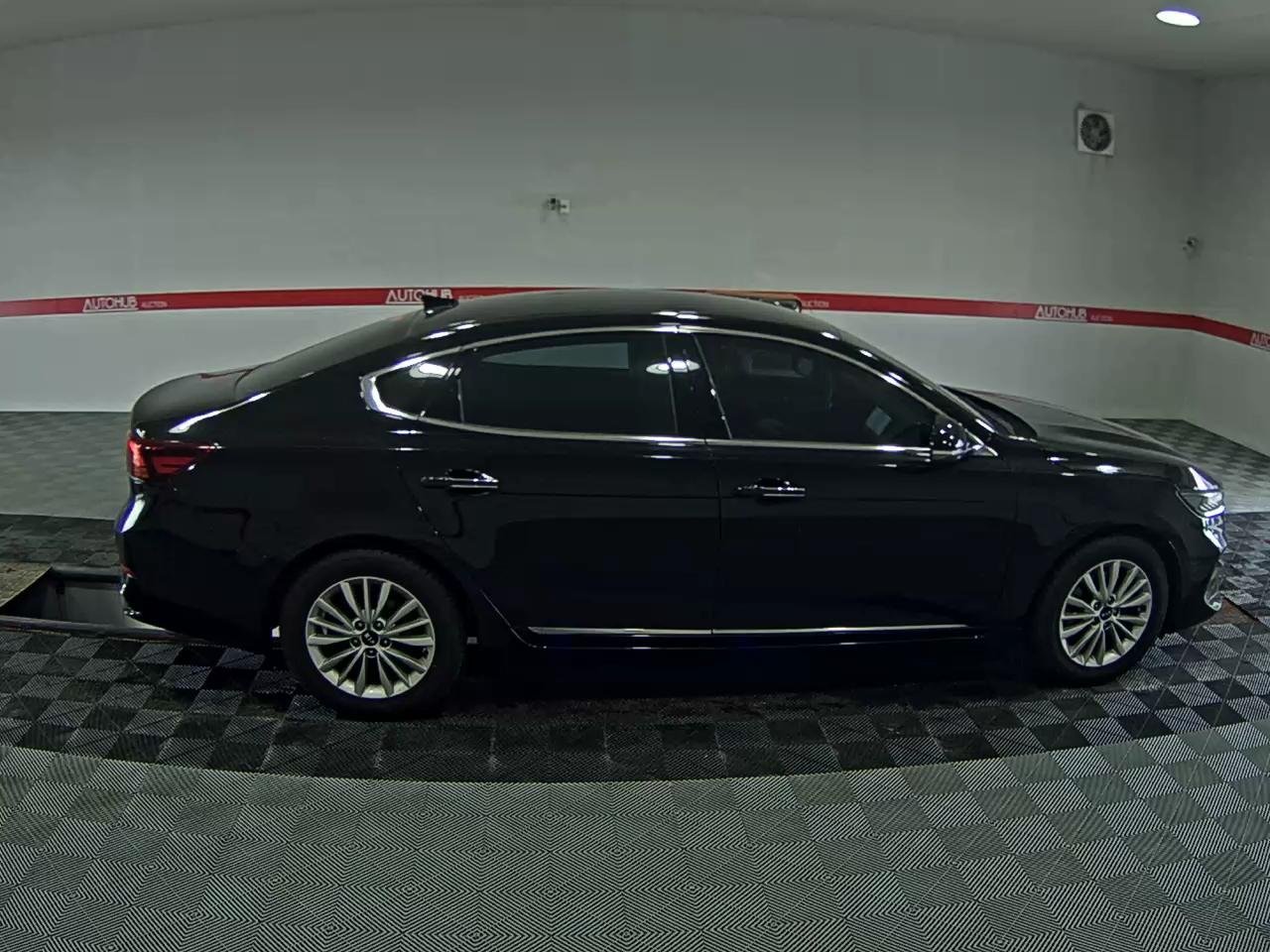 كيا كادينزا K7 بنزين 2.5 بسعر 62000 شامل كل شي